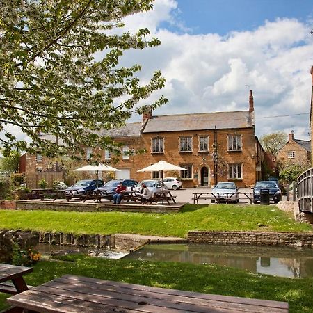 Hotel The Nevill Arms à Medbourne Extérieur photo